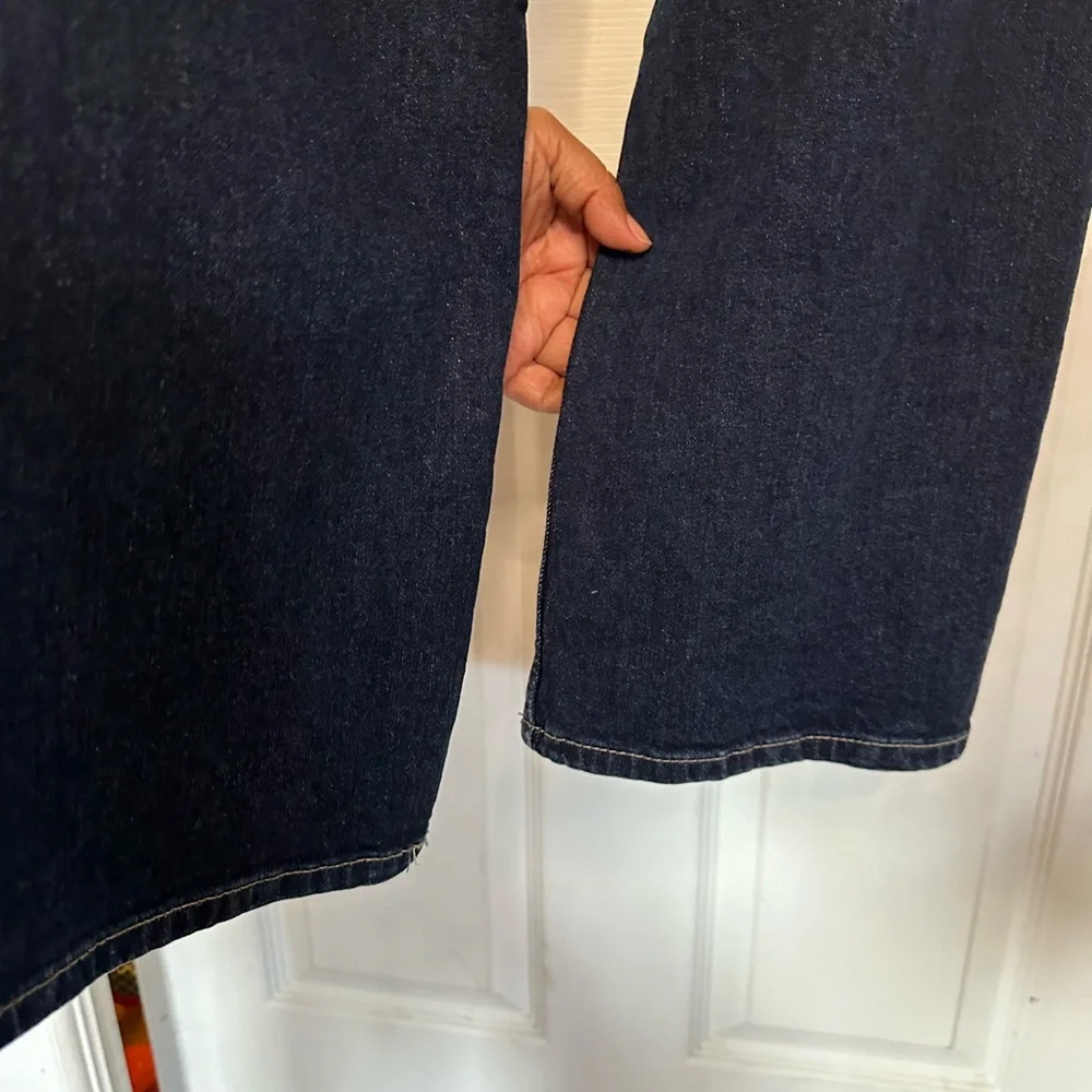 Men’s Signature Levi Strauss:Relaxed Fit Jeans. - Picture 4 of 7